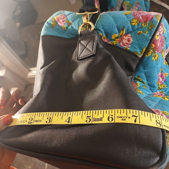 Betsey Johnson Blue Floral Quilted Travel Bag - Picture 7 of 16
